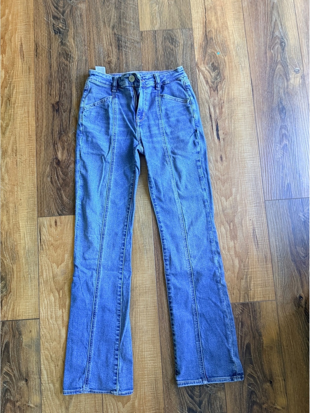 American Eagle Women’s 2 Regular Hi-Rise Skinny Kick Flare Jeans Front Seam